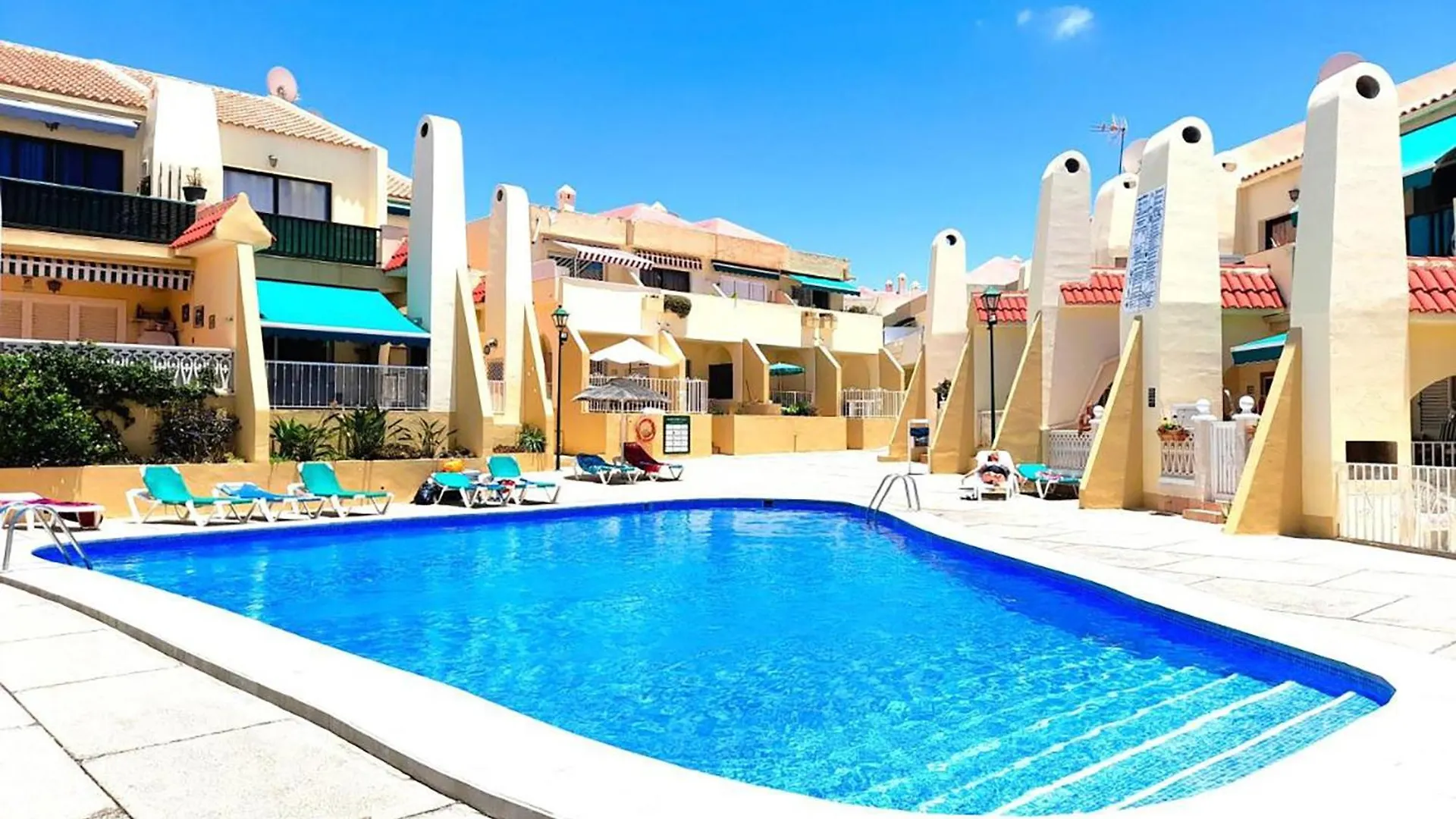 Pakito Tenerife アデヘ